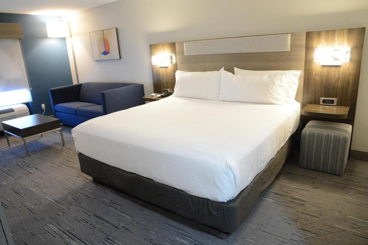 Holiday Inn Express Athens By Ihg Exterior photo