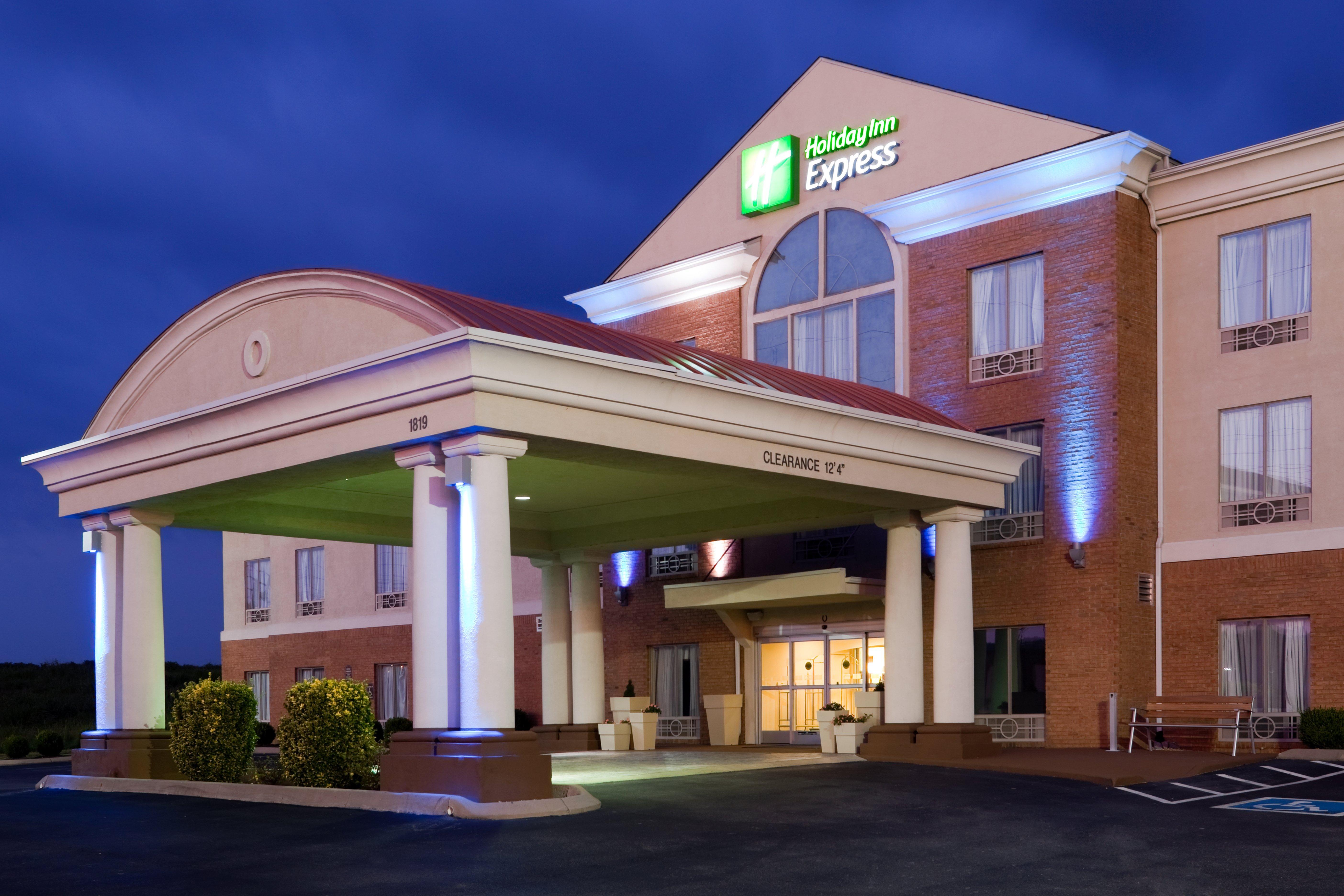 Holiday Inn Express Athens By Ihg Exterior photo