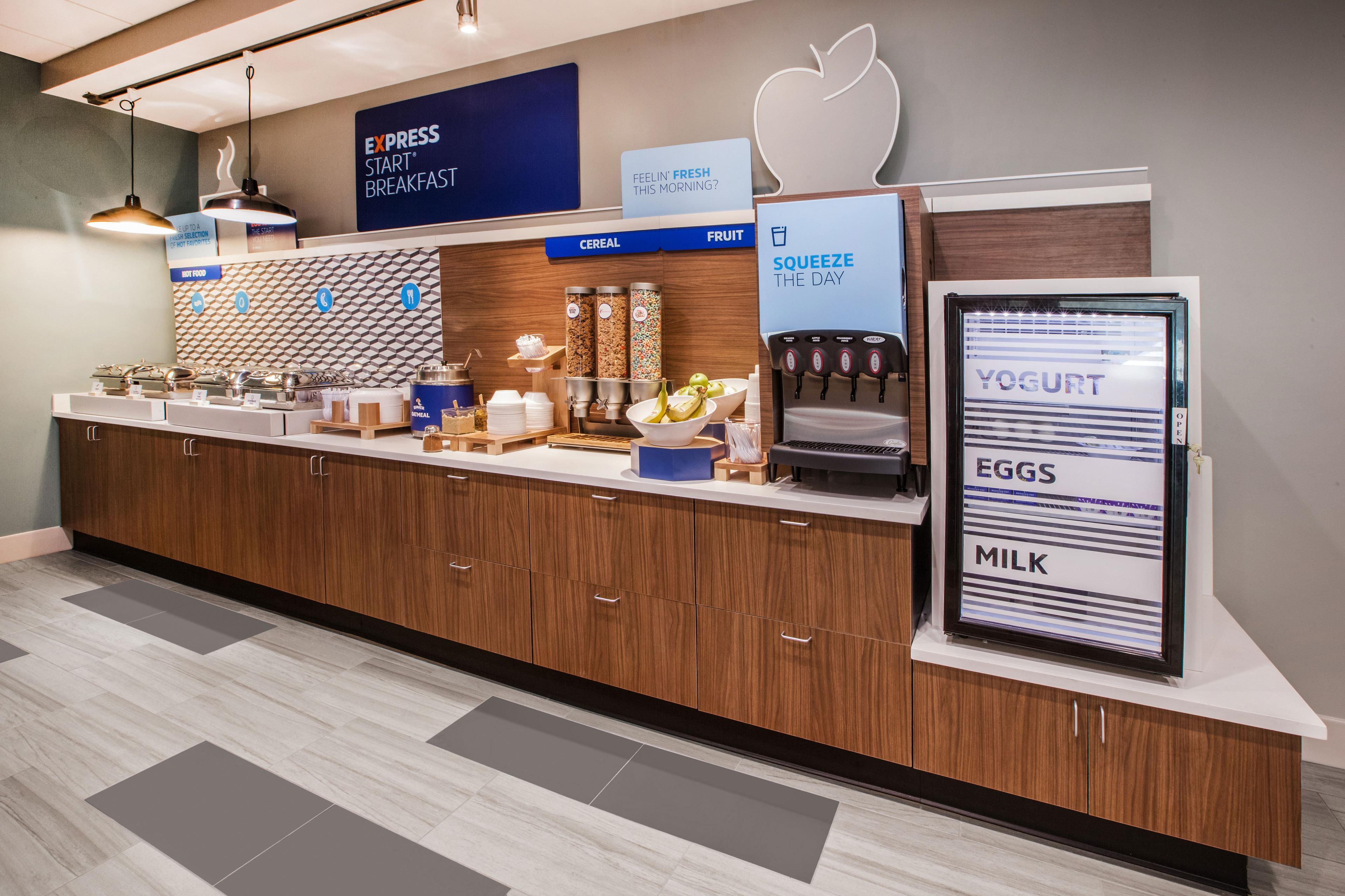 Holiday Inn Express Athens By Ihg Exterior photo