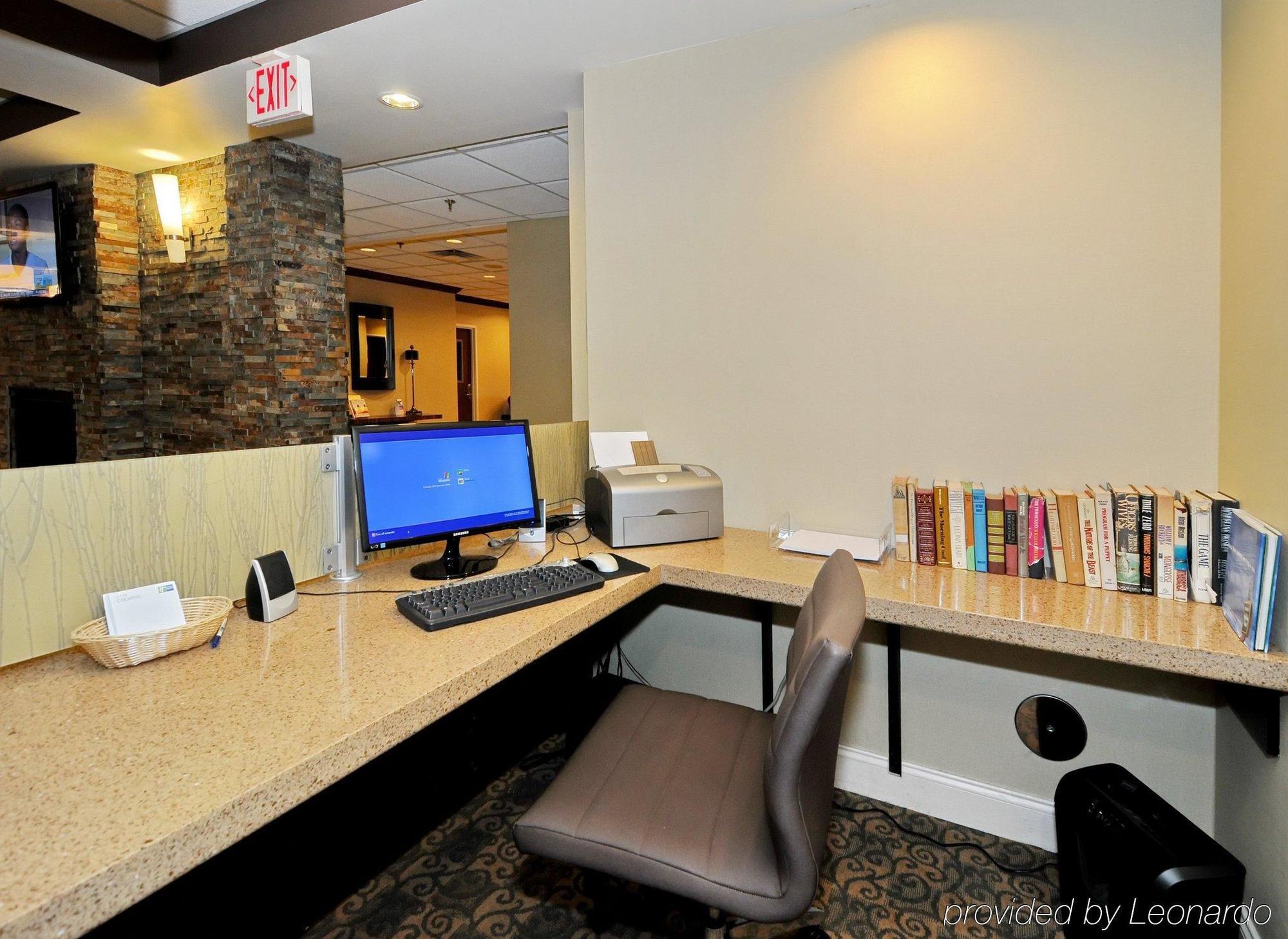 Holiday Inn Express Athens By Ihg Exterior photo