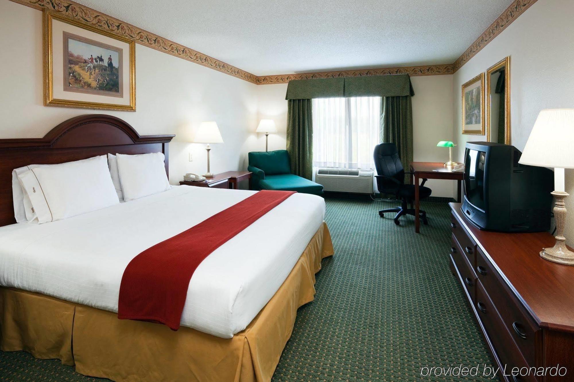 Holiday Inn Express Athens By Ihg Room photo